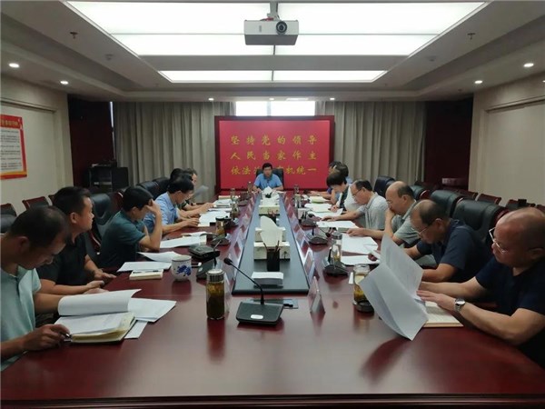 陈忠才主持召开县十七届人大常委会第六十一次主任会议